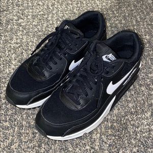 Nike AirMax black and white sneaker